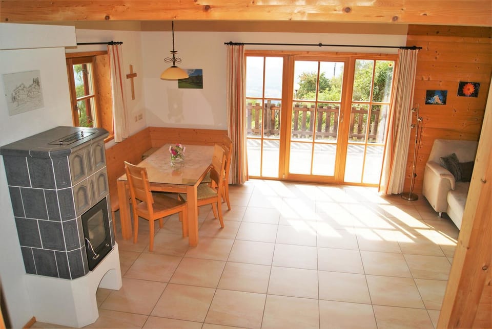 View (from property/room), Balcony/Terrace, Seating area, Dining area
