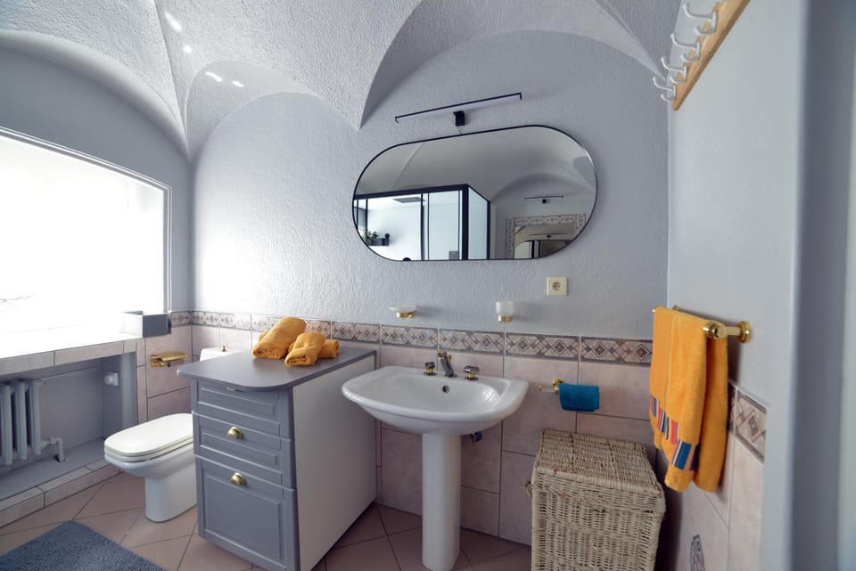 Insolites à Chimay - Les roulottes à Rièzes Country House in Wallonia, Belgium