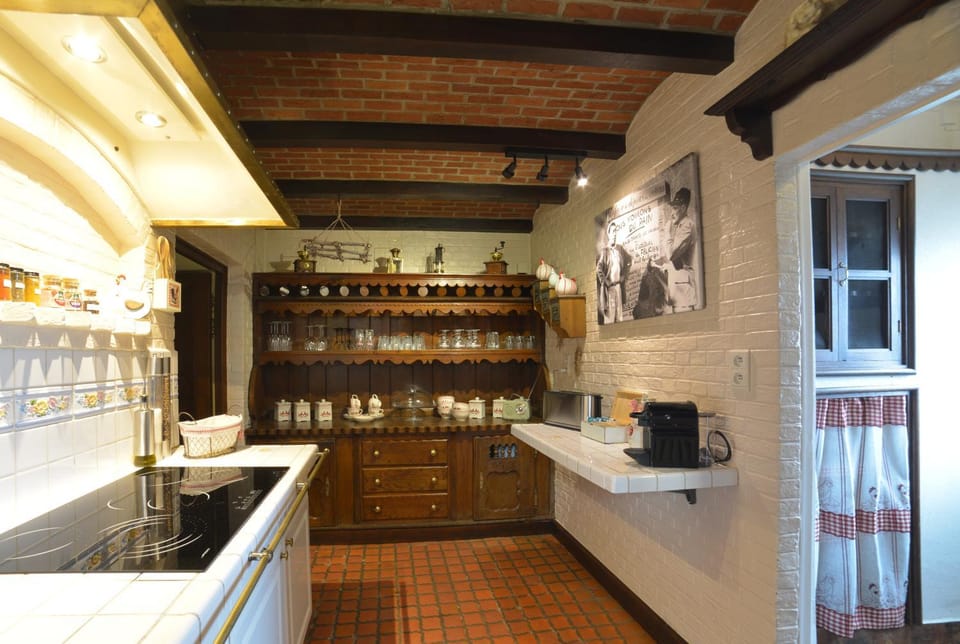 Insolites à Chimay - Les roulottes à Rièzes Country House in Wallonia, Belgium