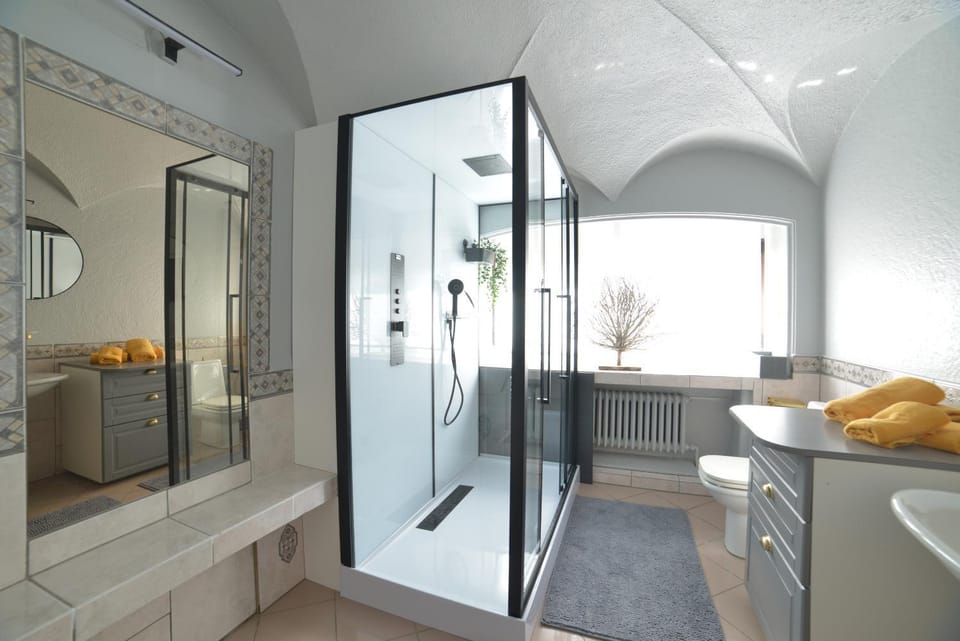 Insolites à Chimay - Les roulottes à Rièzes Country House in Wallonia, Belgium