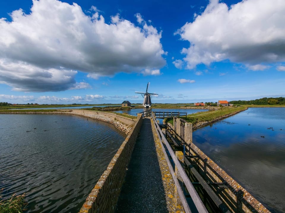 Nearby landmark, Natural landscape