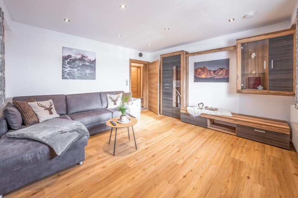 Kitchen or kitchenette, Living room, Seating area