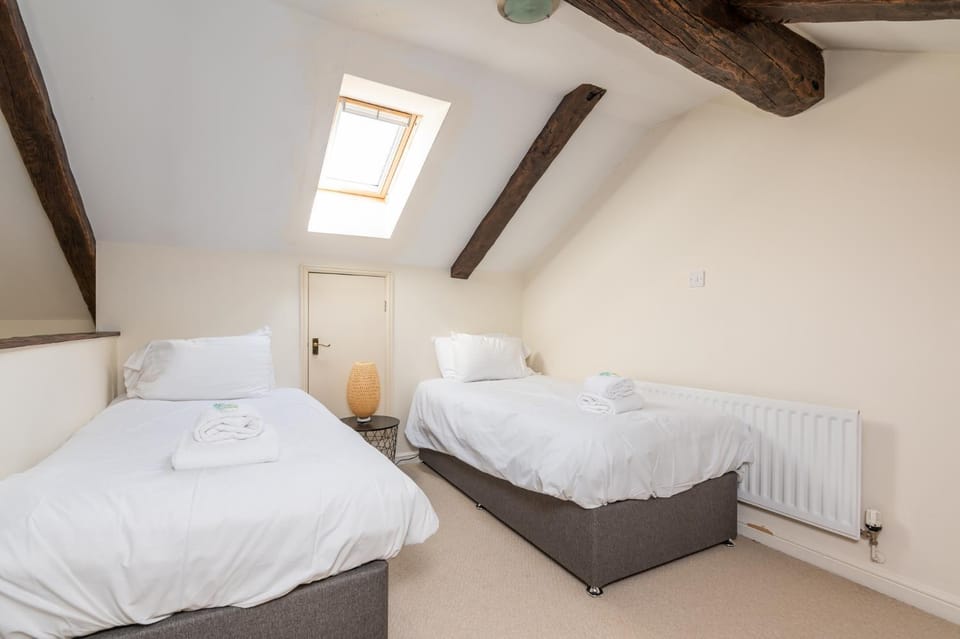 Bed, Other, Bedroom, towels