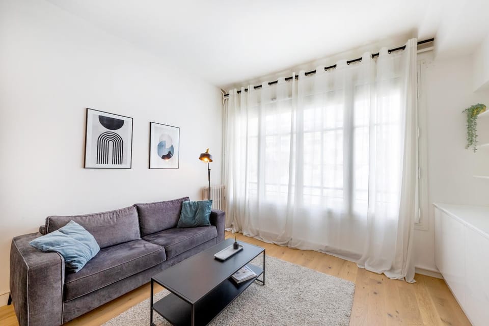 Le Cygne des Champs-Elysées - Mobility lease Apartment in Paris
