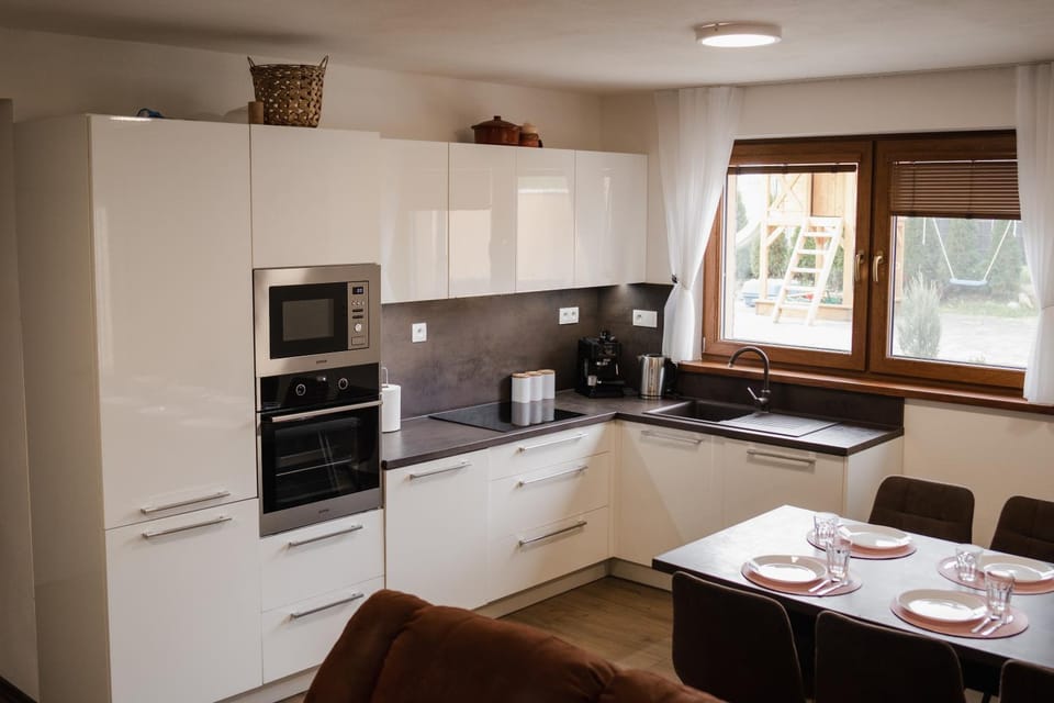 Coffee/tea facilities, Kitchen or kitchenette, Dining area, dishwasher, minibar, pet friendly, stove