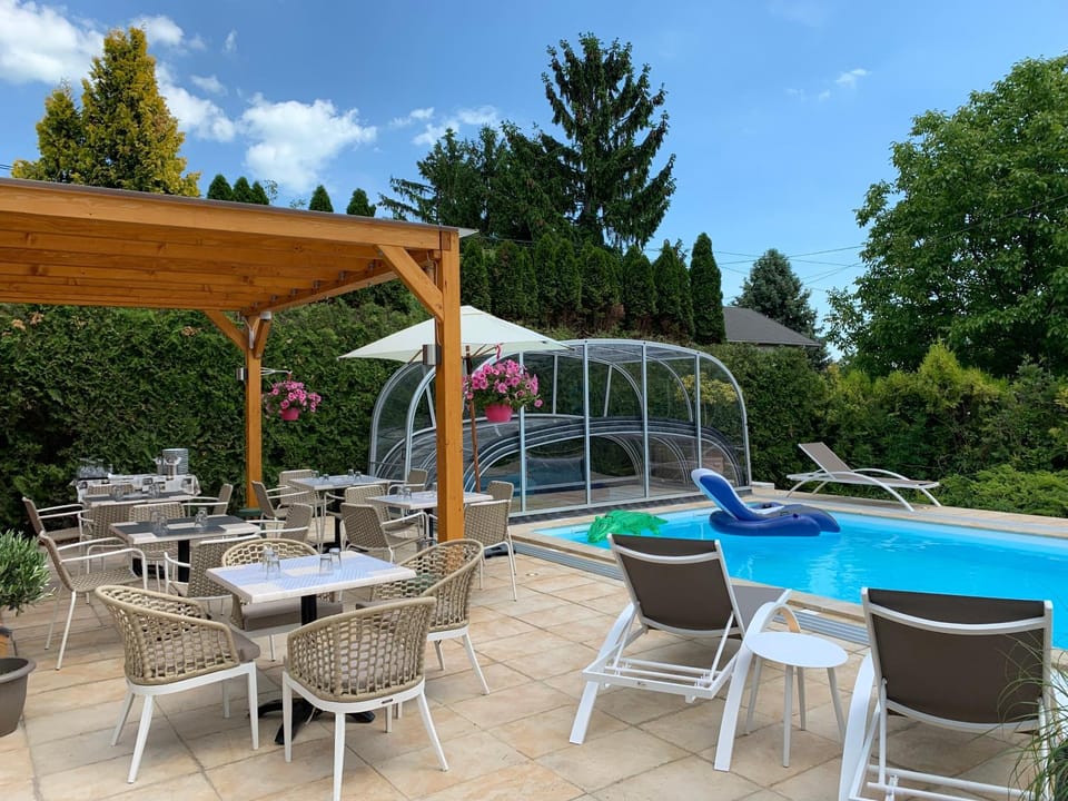 Swimming pool, Swimming pool