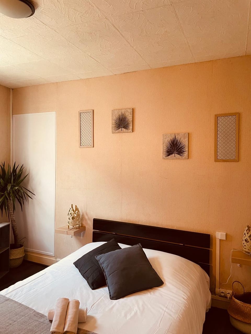 Bar du Marché - Hôtel - Restaurant Hotel in Centre-Val de Loire