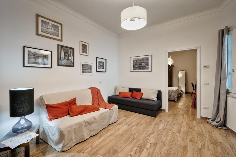 Living room, Photo of the whole room