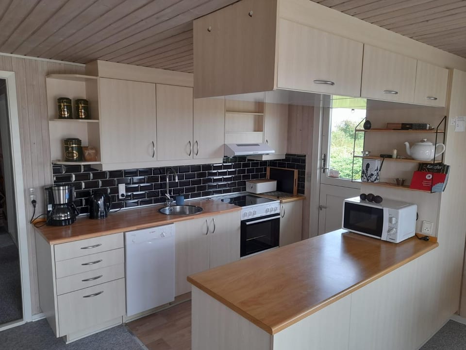 Kitchen or kitchenette, kitchen