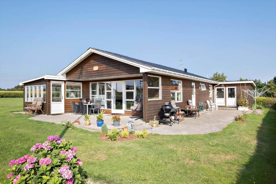Property building, BBQ facilities, Garden