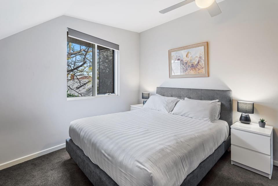 Convenient Bayside Living at the Edge of the City House in Melbourne