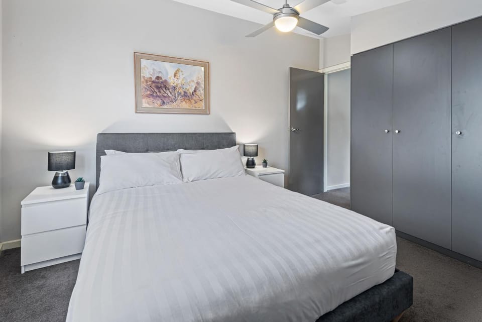 Convenient Bayside Living at the Edge of the City House in Melbourne