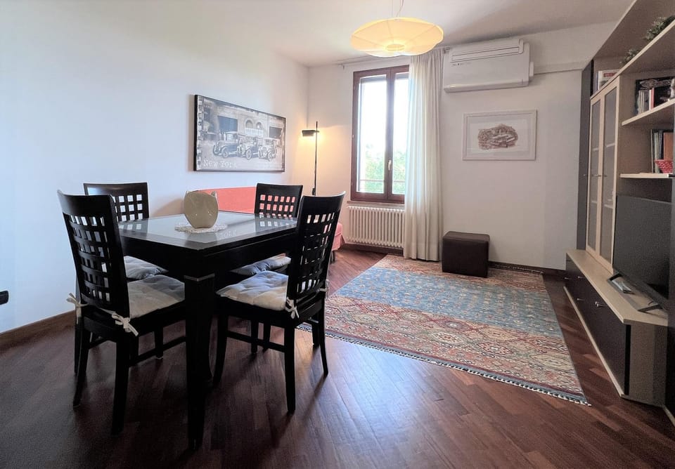 Living room, Dining area, air conditioner
