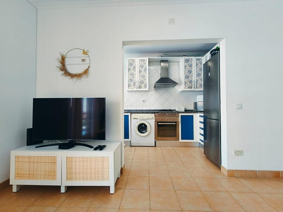 Communal lounge/ TV room, Kitchen or kitchenette