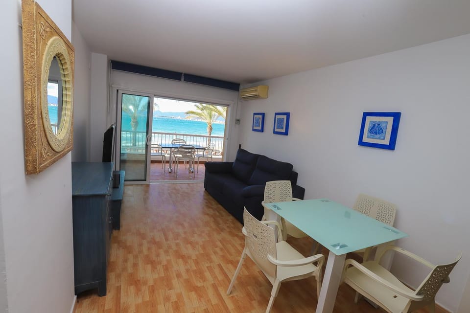 Balcony/Terrace, Living room, Dining area, Sea view