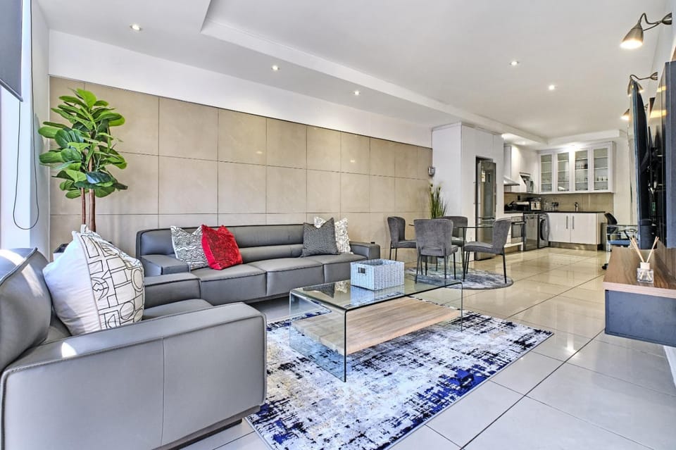 SANDTON SERVICED APARTMENTS@HYDRO Apartment in Sandton