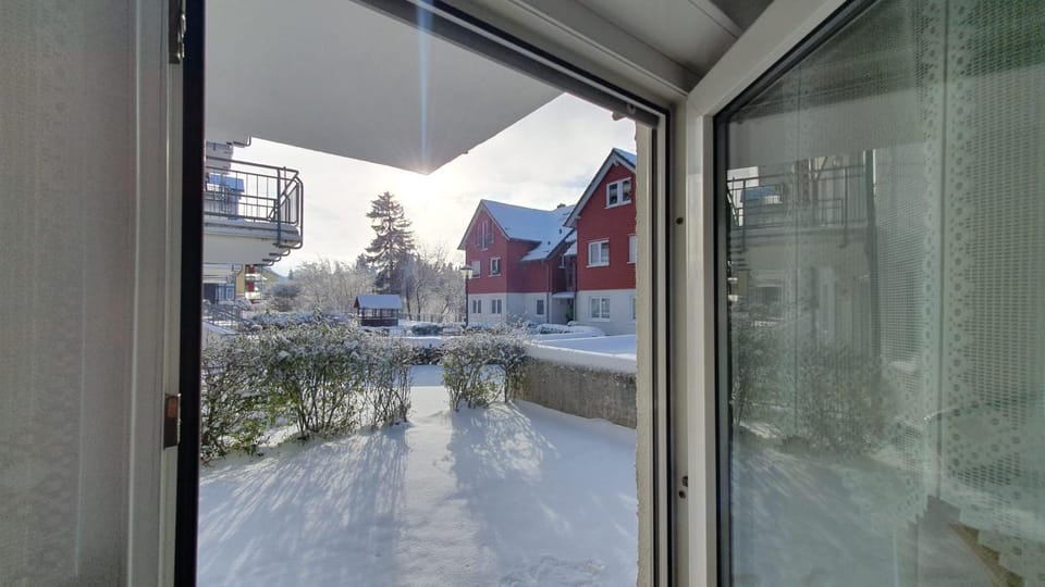 Property building, Winter, Balcony/Terrace