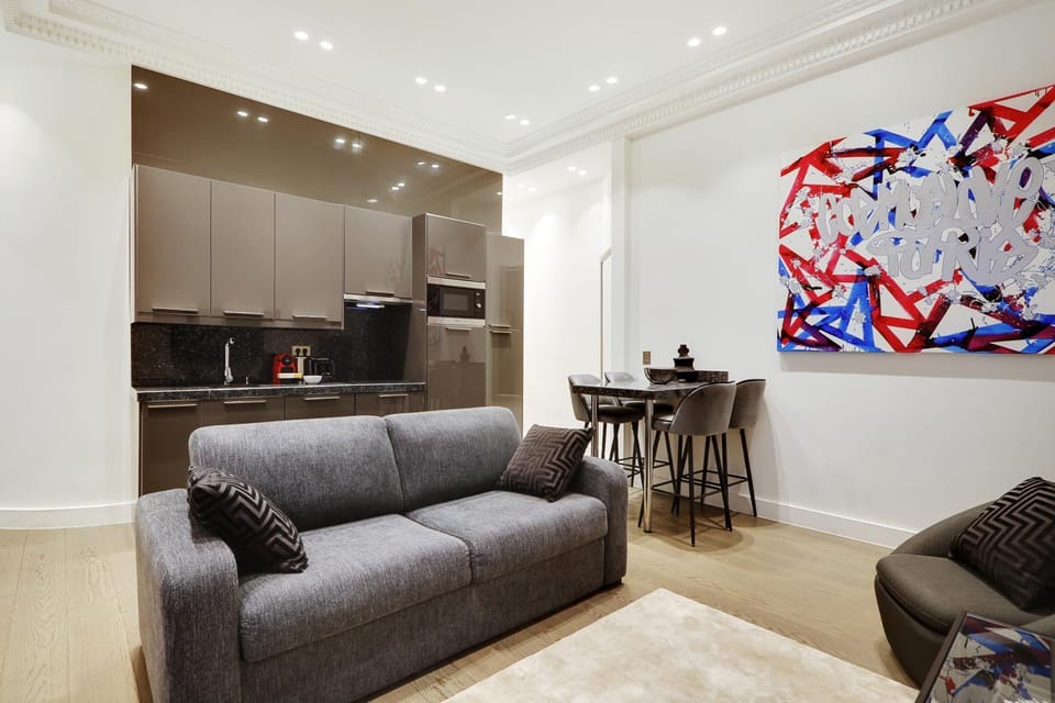 Kitchen or kitchenette, Seating area, Dining area, minibar