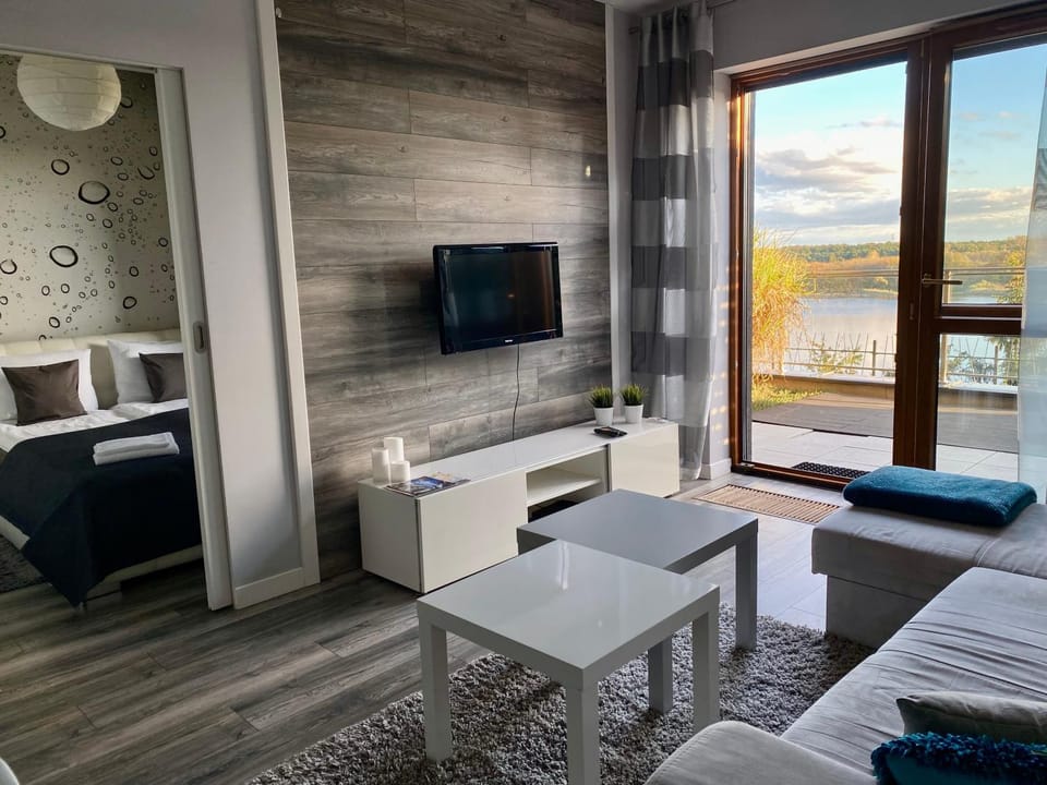 Communal lounge/ TV room, Bed, TV and multimedia, View (from property/room), Balcony/Terrace, Living room, Photo of the whole room, Seating area, Bedroom