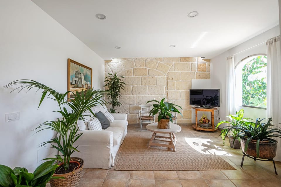 Communal lounge/ TV room, Internal: Not applicable to any particular room
