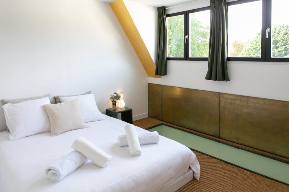 Duplex Design - in the heart of Fontainebleau's forest - Climber's dream - Few min walk from the most emblematic climbing spots of Fontainebleau - TroisPignons - Overlooking the park of a castle - Ideal Digital Nomad, business trip Apartment in Île-de-France