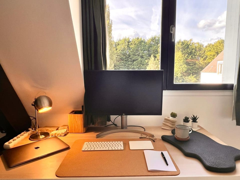 Duplex Design - in the heart of Fontainebleau's forest - Climber's dream - Few min walk from the most emblematic climbing spots of Fontainebleau - TroisPignons - Overlooking the park of a castle - Ideal Digital Nomad, business trip Apartment in Île-de-France