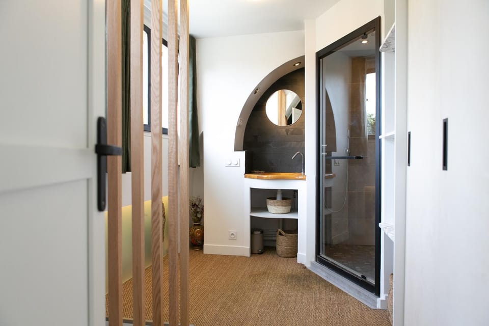 Duplex Design - in the heart of Fontainebleau's forest - Climber's dream - Few min walk from the most emblematic climbing spots of Fontainebleau - TroisPignons - Overlooking the park of a castle - Ideal Digital Nomad, business trip Apartment in Île-de-France