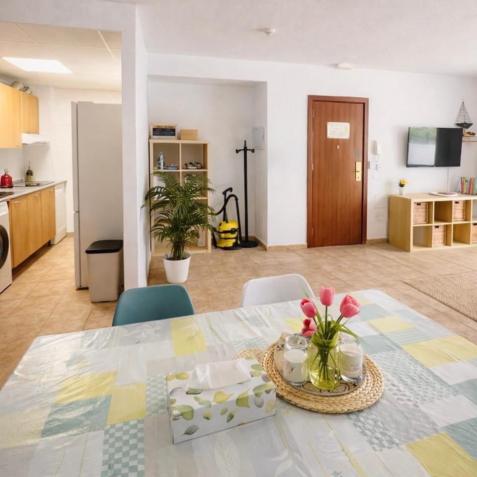 Apartamento para 6 a 5 min Port Aventura en Hotel Festival Village Apartment in Salou