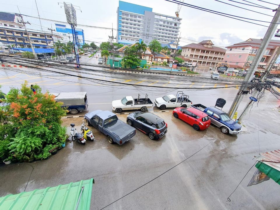 Neighbourhood, Street view, Parking