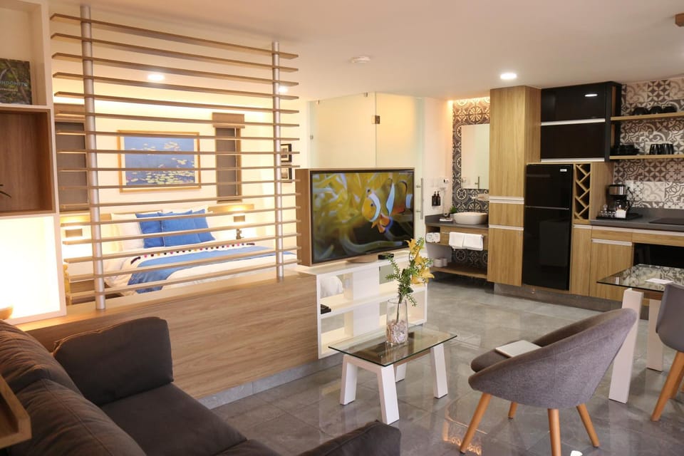 TV and multimedia, Living room, Evening entertainment
