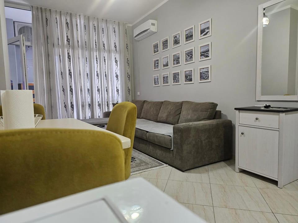 Living room, Seating area, air conditioner