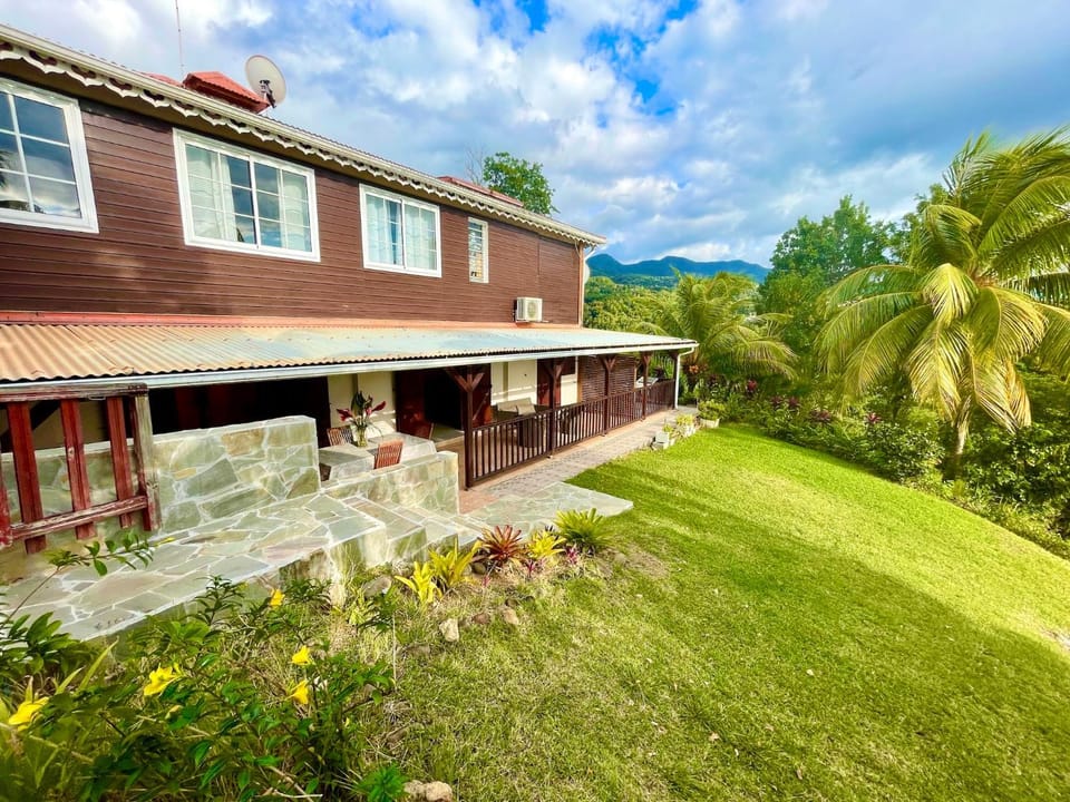 LES GITES DE LA RESERVE Apartment in Bouillante