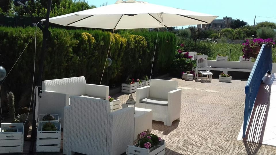 Garden, Garden view, Inner courtyard view, Facility for disabled guests
