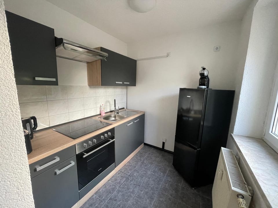 Kitchen or kitchenette, pet friendly, stove