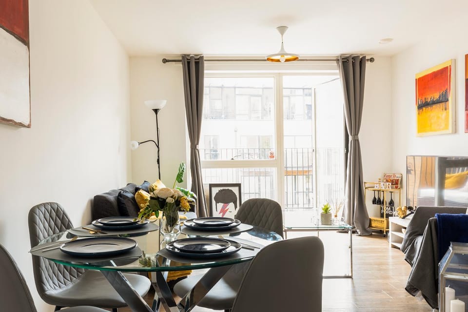Communal lounge/ TV room, TV and multimedia, Coffee/tea facilities, Living room, Buffet breakfast, Dinner, Inner courtyard view, dishwasher, locker, locker, toaster