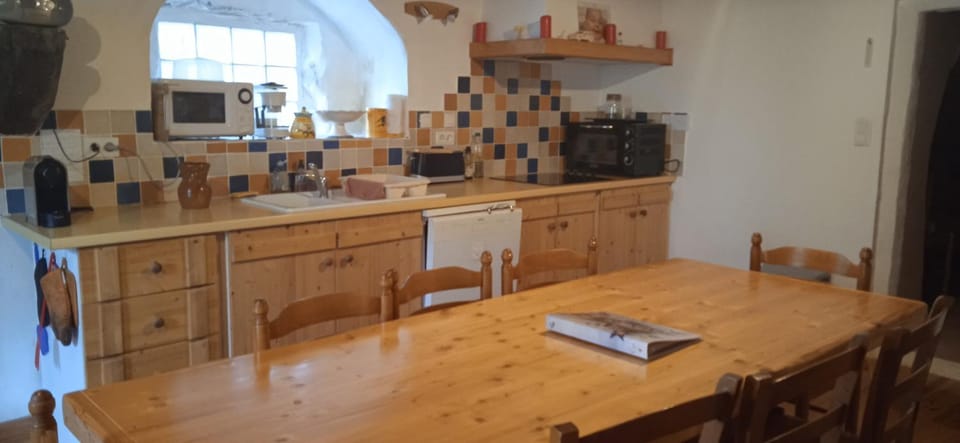 Coffee/tea facilities, Kitchen or kitchenette, minibar, pet friendly, toaster