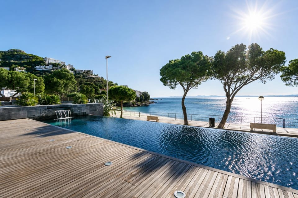Pool view, Sea view, Swimming pool