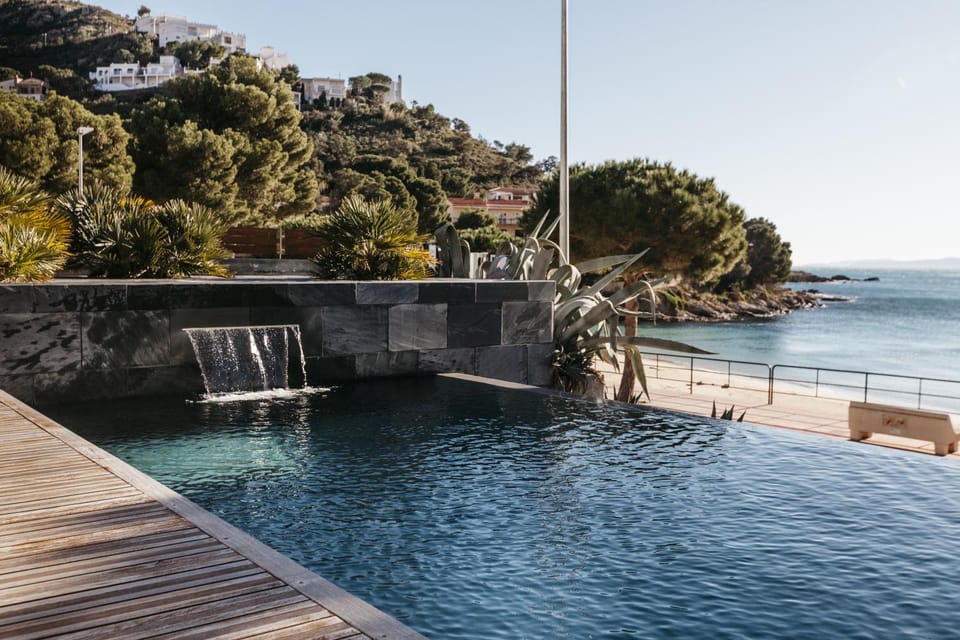 Swimming pool, Swimming pool