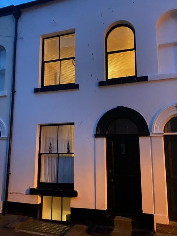 Property building, Night