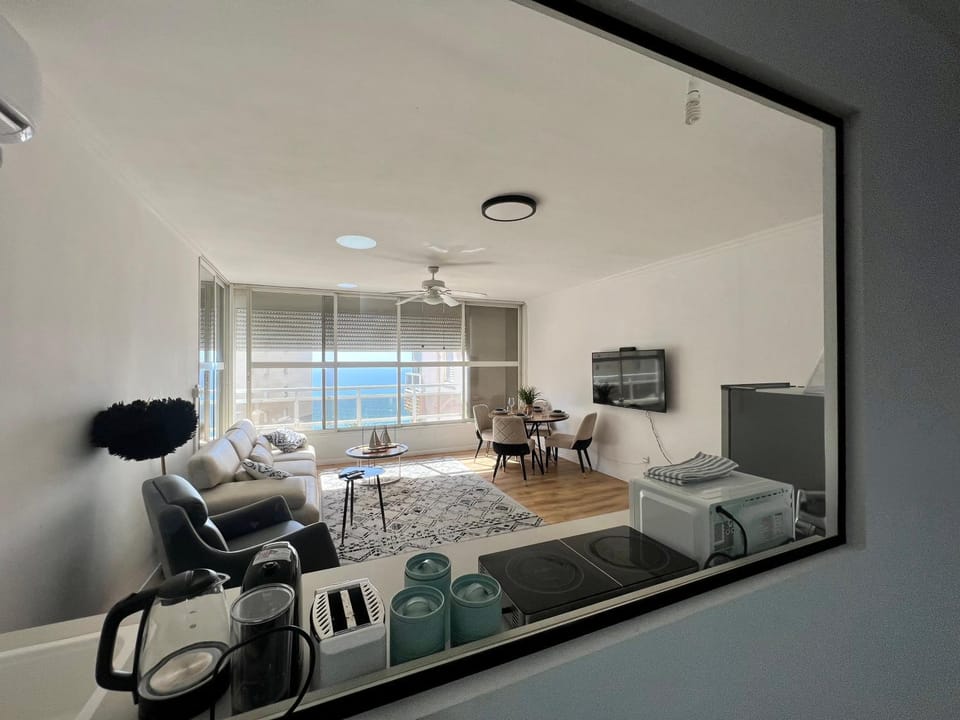 TV and multimedia, Kitchen or kitchenette, Living room, Photo of the whole room, Seating area, minibar