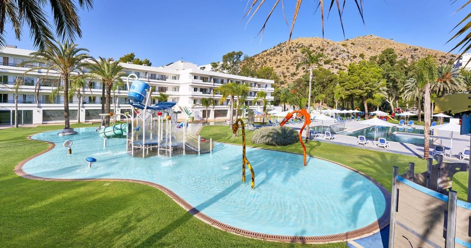 Children play ground, Aqua park, Swimming pool, children, Family, sunbed