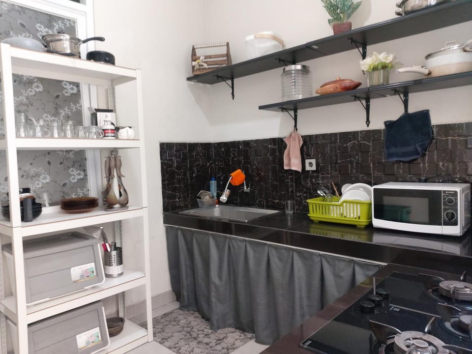 Kitchen or kitchenette, kitchen