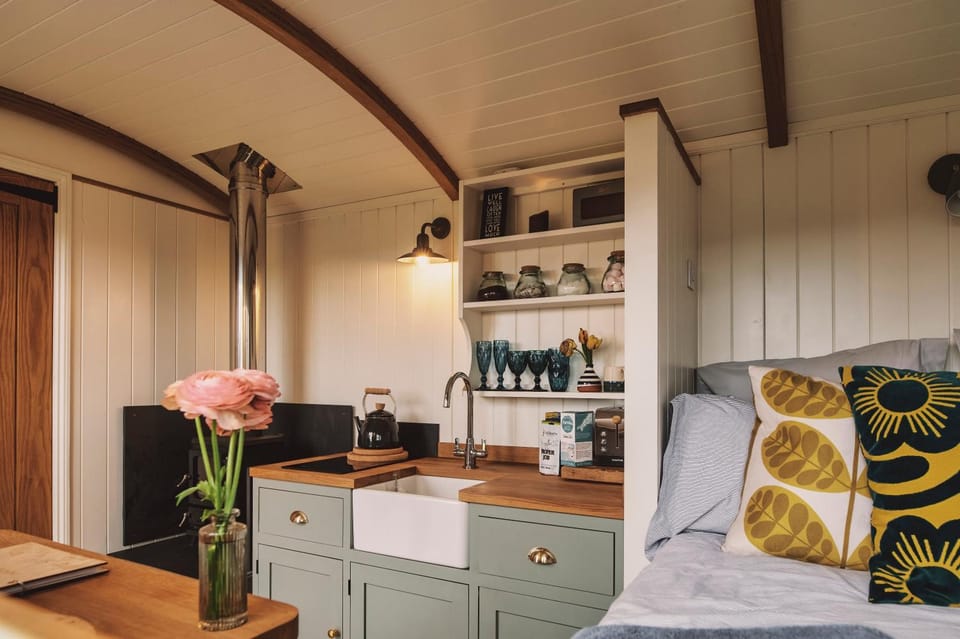 Coffee/tea facilities, Kitchen or kitchenette, Photo of the whole room