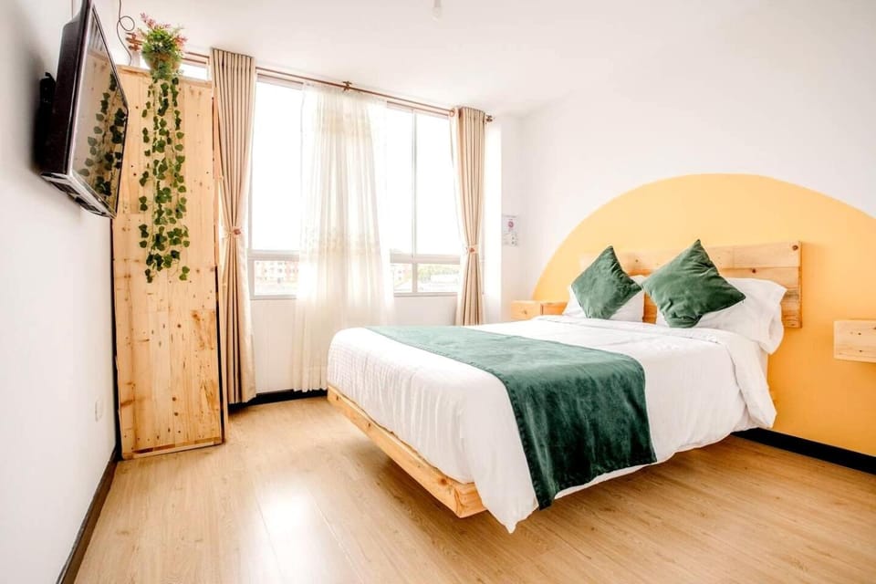 Bed, towels