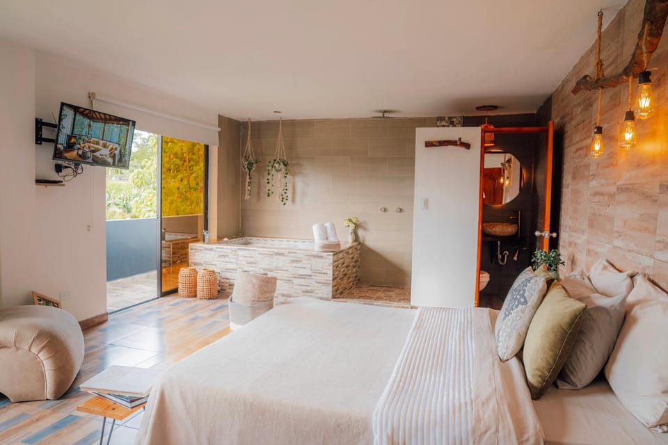 Cabañas con jacuzzi y chimenea - Casa Floral, Marinilla Apartment in Antioquia