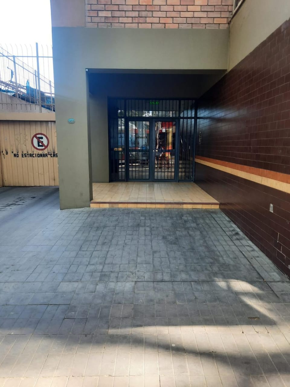 Facade/entrance