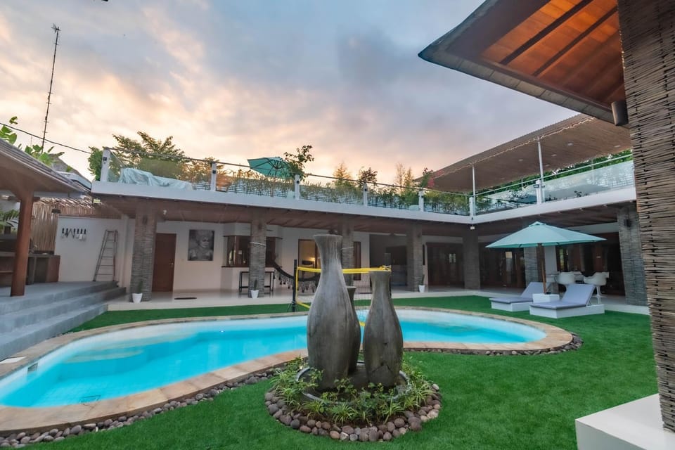 Garden, Garden view, Pool view, Swimming pool, sunbed