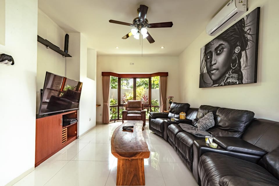 Communal lounge/ TV room, TV and multimedia, Evening entertainment, air conditioner