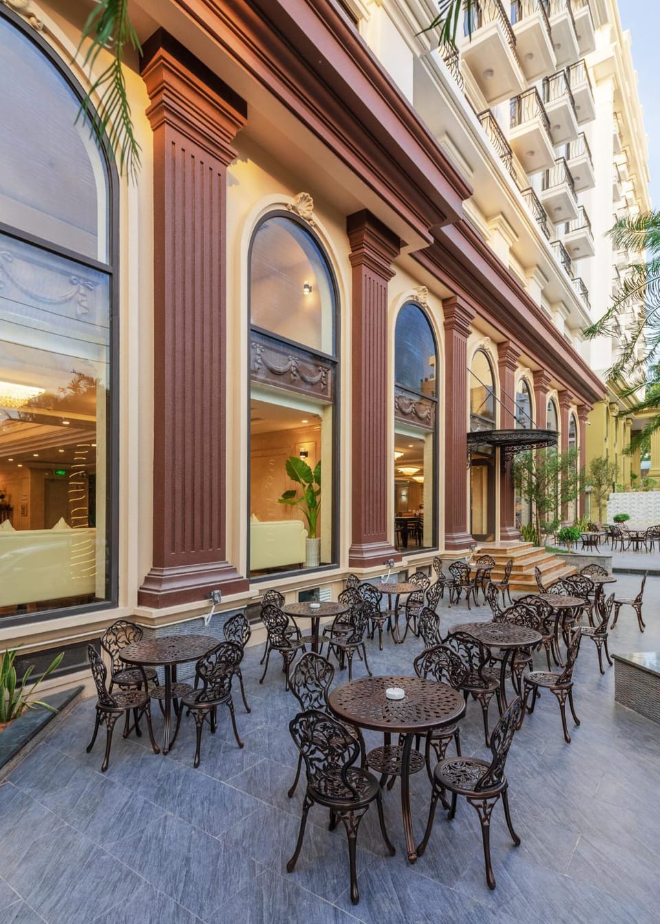 Restaurant/places to eat, Seating area