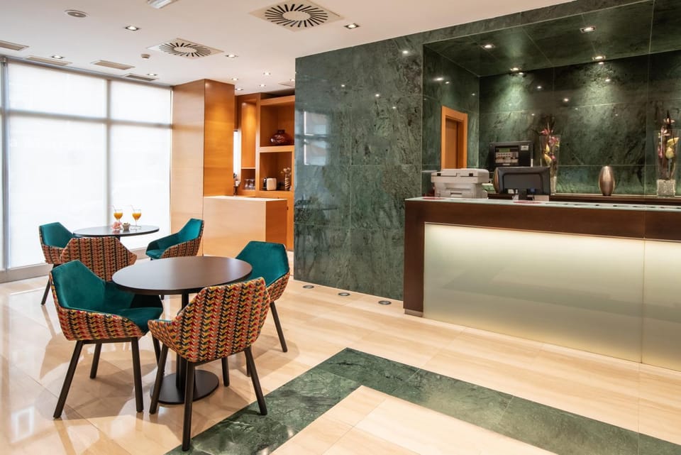 Lobby or reception, Lounge or bar